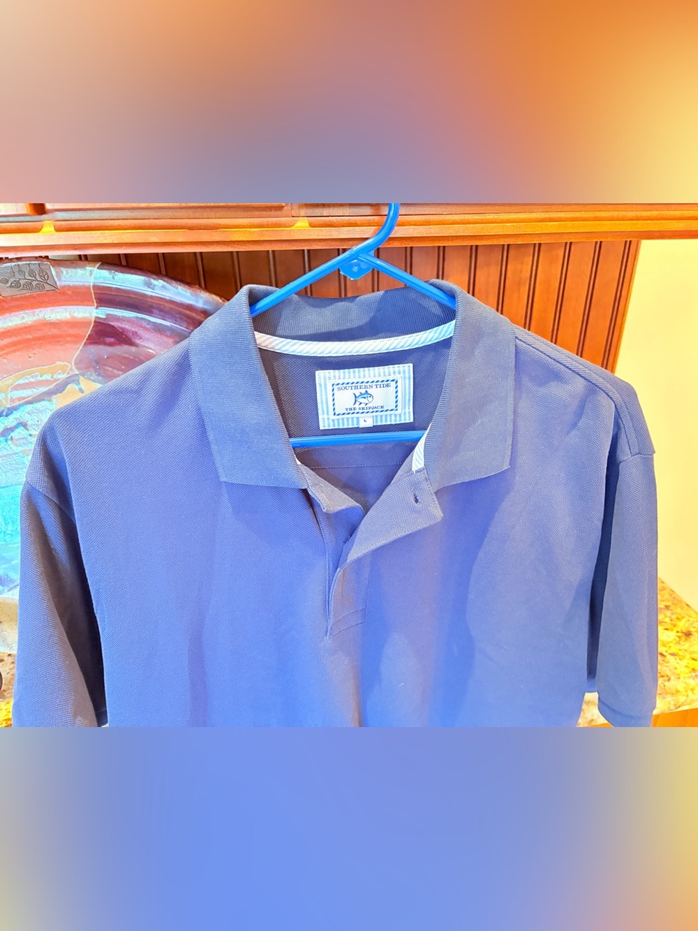 Southern‎ Tide Men's beach polo. Sharp Navy Blue with iconic logo on back.